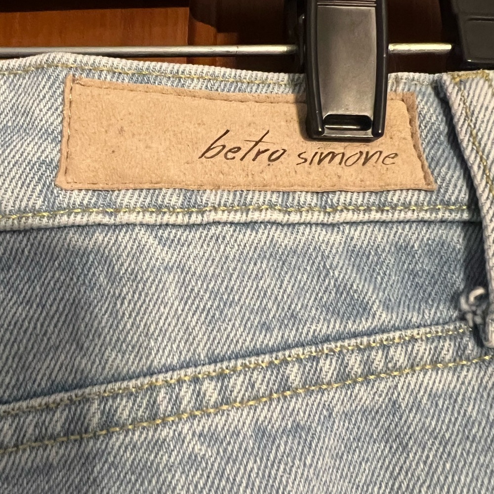 Betro Simone Jeans Button Fly Distressed Straight‎ Leg Mom Jeans Women’s Sz 32 - Picture 6 of 6